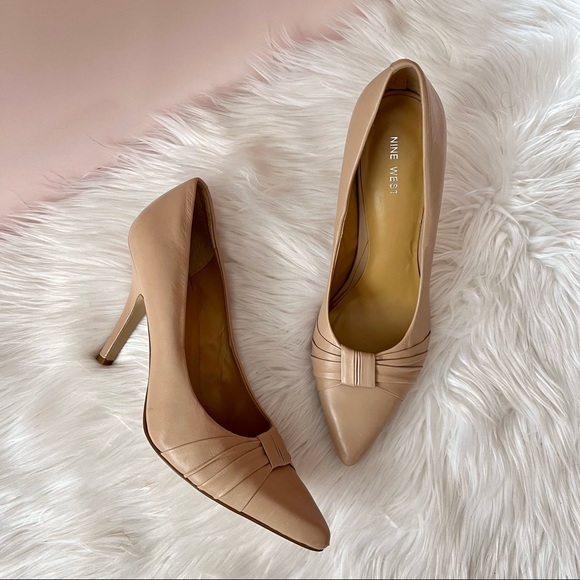 Nine West Shoes - Nine West Goldao Nude Leather Pleated Bow Pointed Toe Heels Pumps
